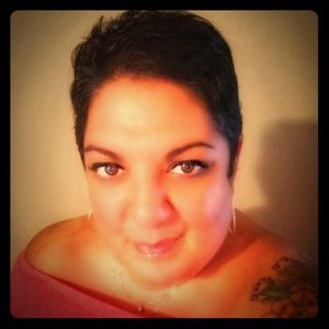 Meet your Posher, Ana